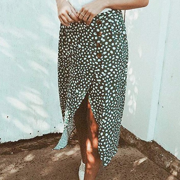 Green & White High Low Button Wrap Skirt ☘️ - Picture 4 of 14